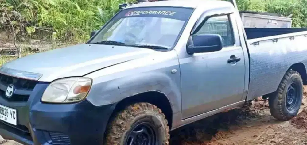 Mazda BT-50 pick up 4x4 solar 2012