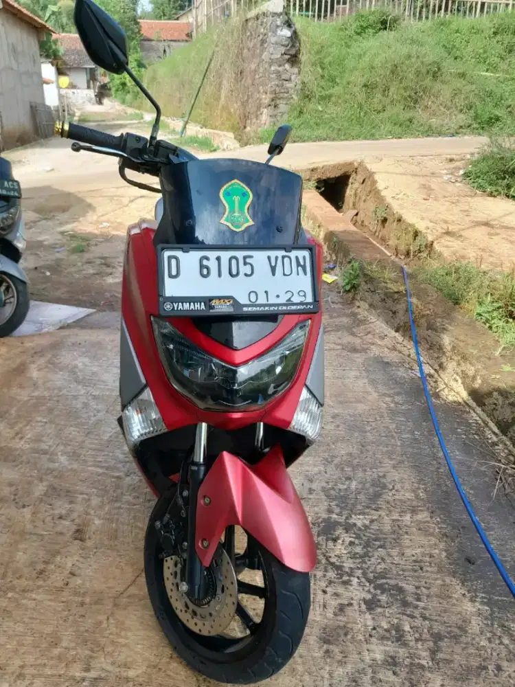 YAMAHA NMAX MERAH BAGUS MULUS 2017