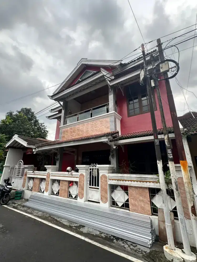 Rumah 2 Lantai Siap Huni Colomadu KRA Barat,Dekat Bandara & Exit Tol