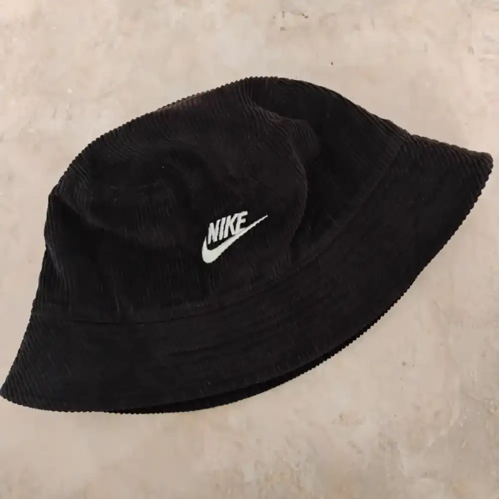 Bucket Hat Nike Futura Logo Corduroy In Black