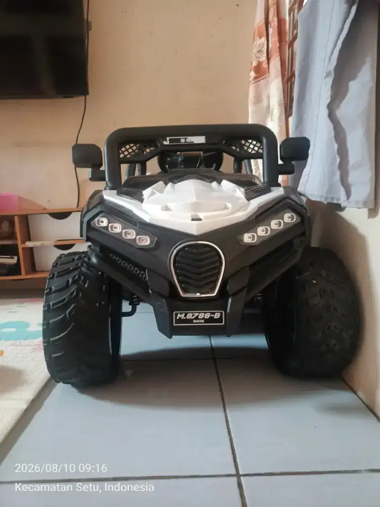 Mobil mainan aki