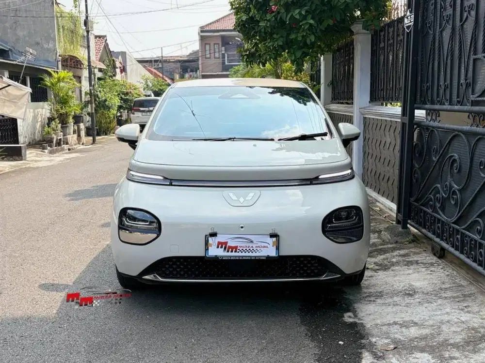 Wuling Cloud EV Pro Range 460 KM AT 2024 Coklat Muda