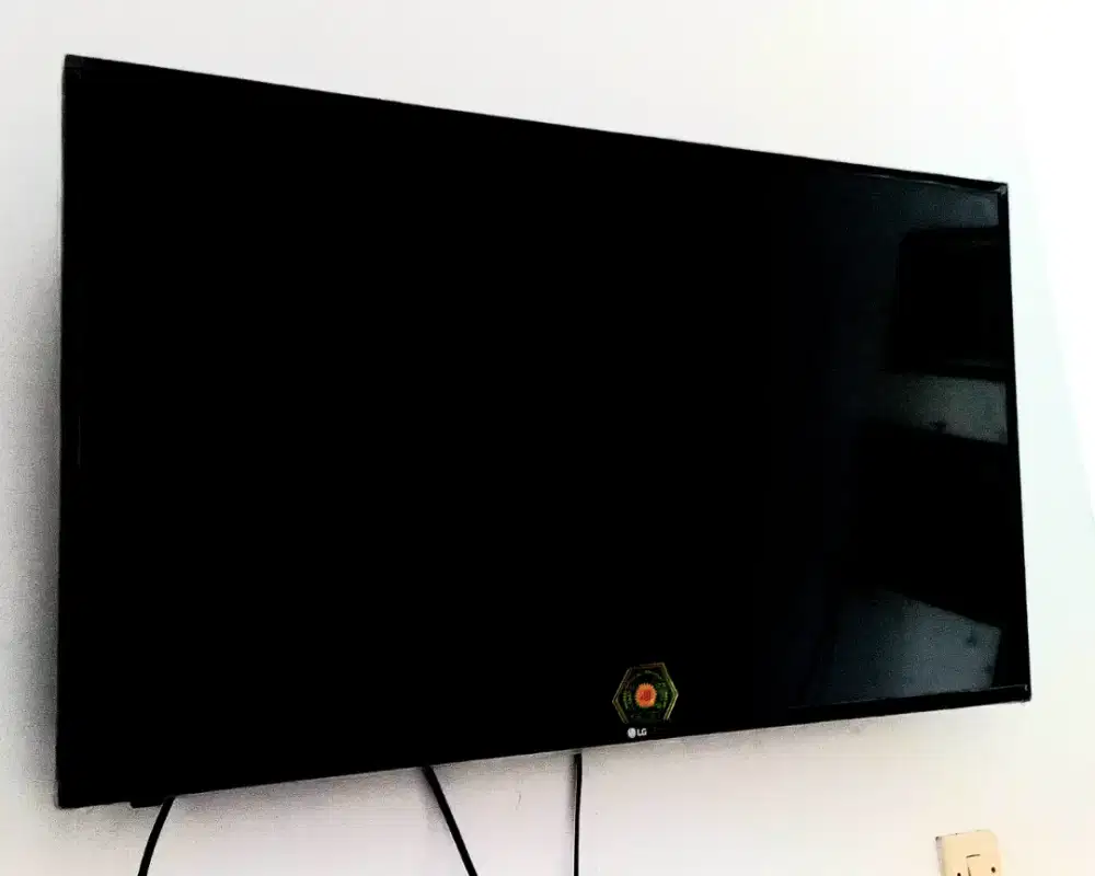TV LED   LG  42  INCH     BELI   DARI  BARU
