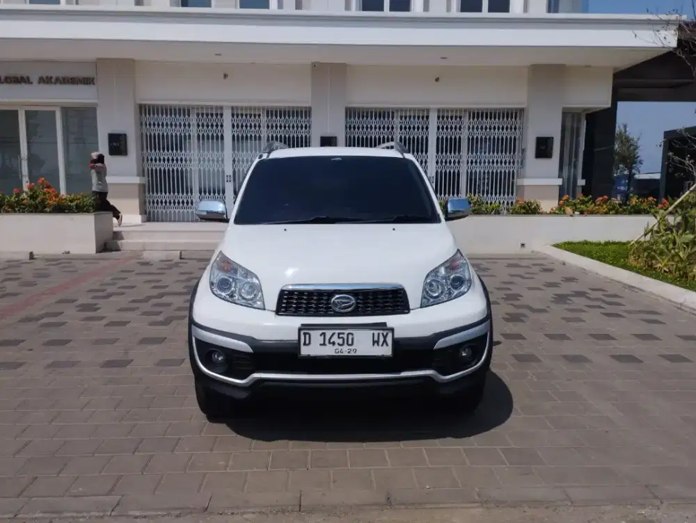 Daihatsu Terios tx 1.5 manual 2014 DP 8 jt