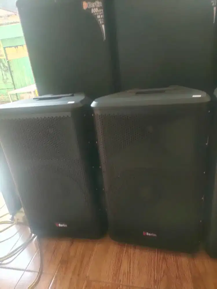 SPEAKER AKTIF BERLIN 12 C1