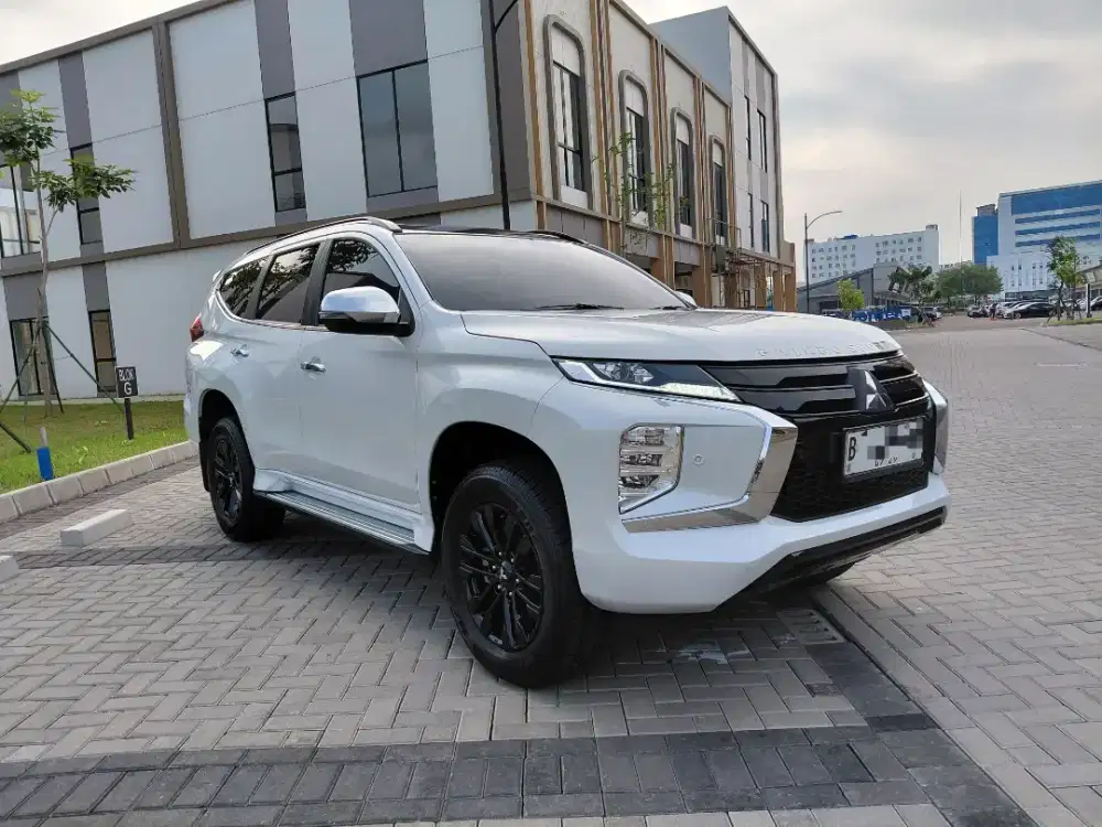 (ANTIK, LIKE NEW) MITSUBISHI PAJERO SPORT 2.4 DKR LMTD EDITION TH 2024