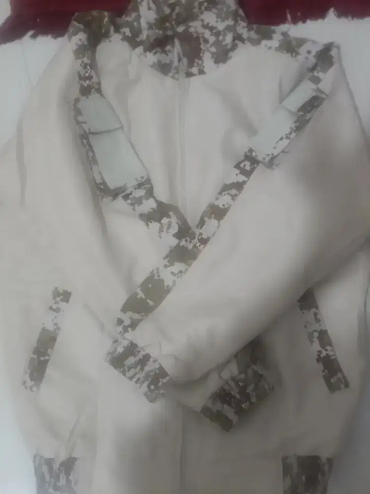 Dijual jaket tebal parasut corak coklat loreng second