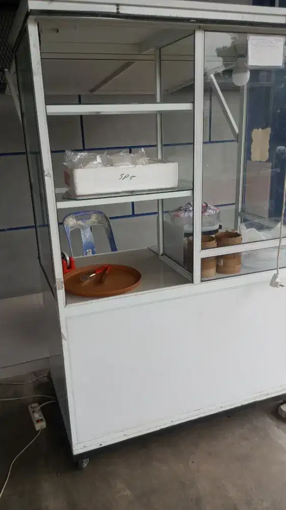 Penjaga lapak, diutamakan cewek