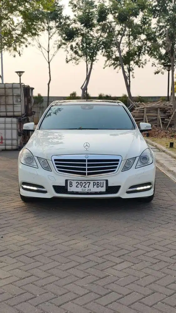 Mercedes-Benz E300 AVG W212 2013 Nik 2012 520i 530i A6 Lexus Accord