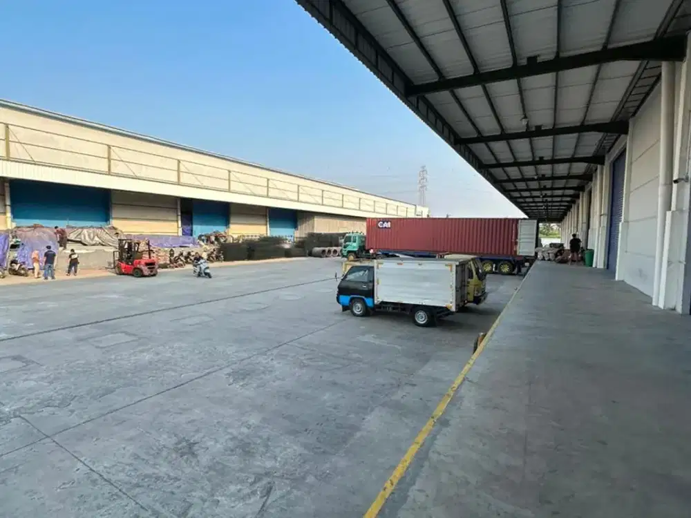 Gudang Luas Ada Office + Mess 8 Loading Deck di Laksana Business Park Teluk Naga Tangerang