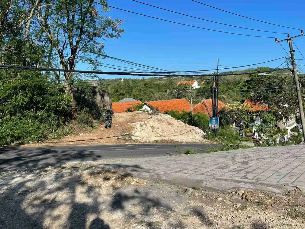 Tanah langka sangat cocok di bangun usaha dan villa berada di pinggir jalan raya