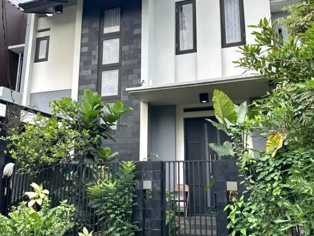 Dijual Rumah Cantik Semi Furnished Posisi Hoek Ada Taman Belakang Hadap Timur Lokasi Strategis Dekat Lotte Mart Bintaro di Sektor 5 Bintaro Gb 18296