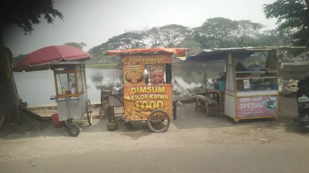 Dibutuhkan karyawan jualan gerobakan mangkal