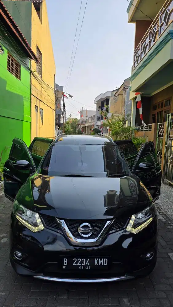 Dijual Mobil Pribadi: Nissan X-Trail 2.5 AT 2016 (Hitam)