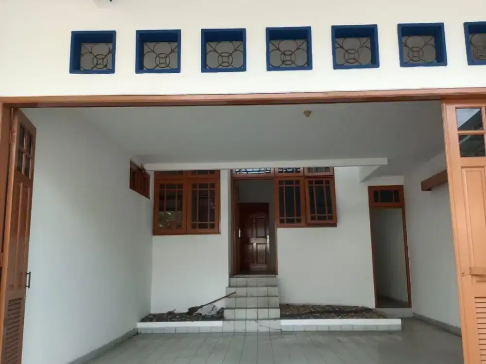 Dijual Rumah Bagus & Asri di Modernland Lokasi Strategis