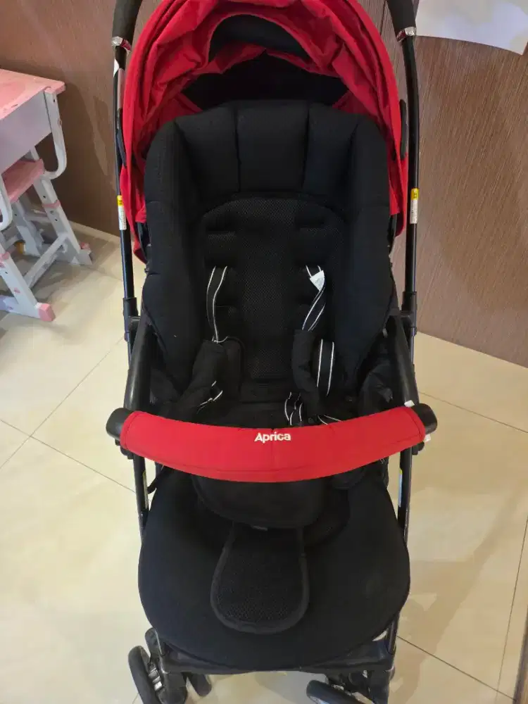 STROLLER ANAK MERAH