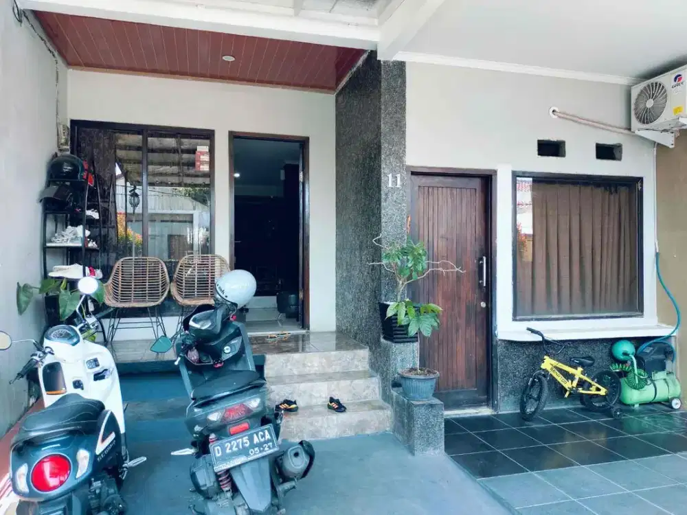 Dijual Cepat - Rumah 2 Lantai Dalam Komplek Arcamanik, Cisaranten Dekat Polsek Arcamanik