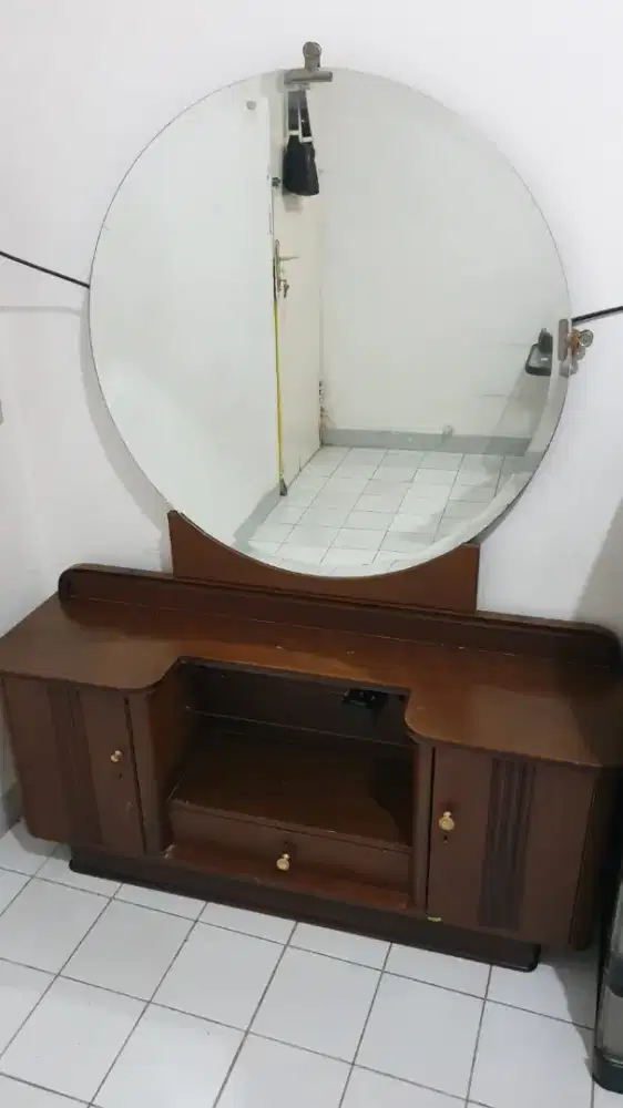 Di jual second meja rias kayu jati asli