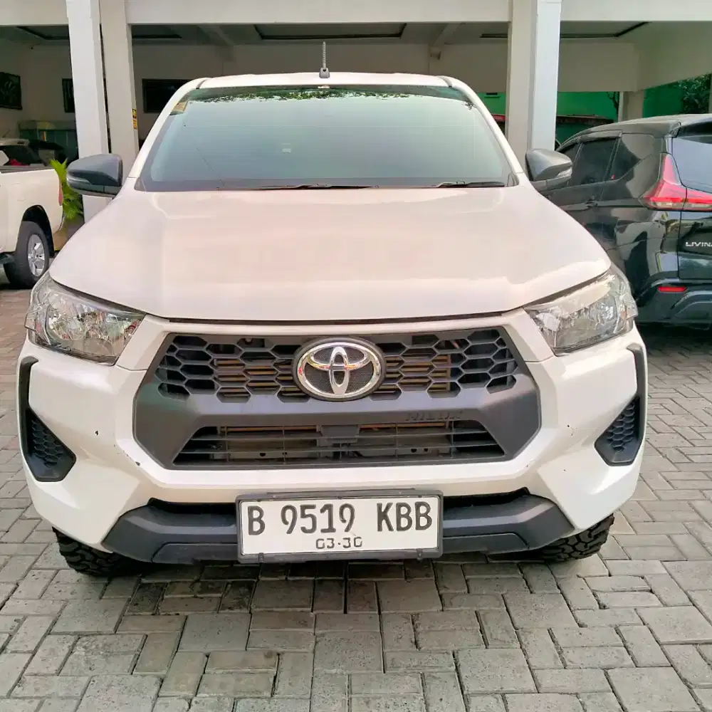TOYOTA HILUX DC E 2.4 4X4 MT 2024