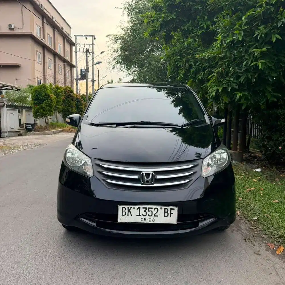 (DP 10JT) Honda Freed 1.5 E PSD AT 2012
