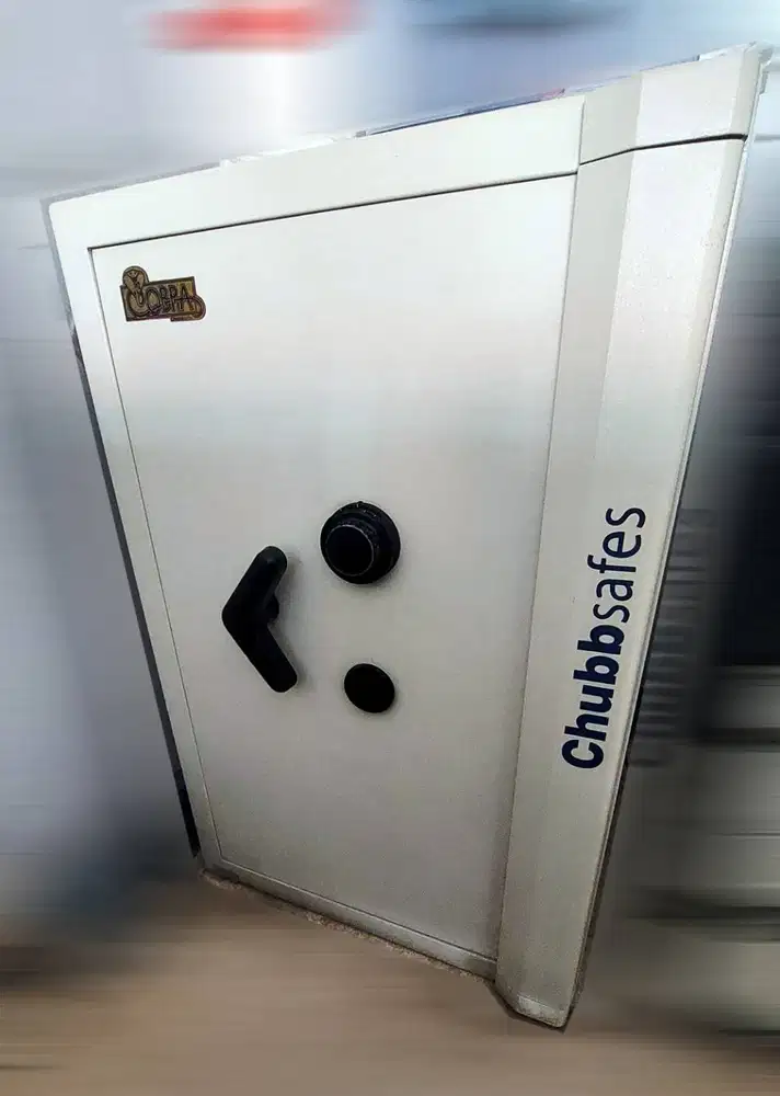 Brankas Besi Cobra Chubbsafes size 5