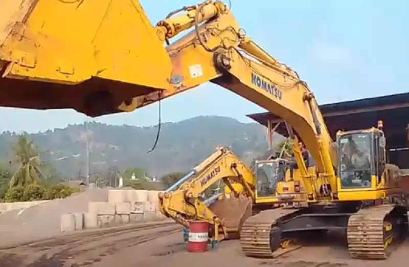 Dijual Excavator Komatsu PC400LC-8R Tahun 2019