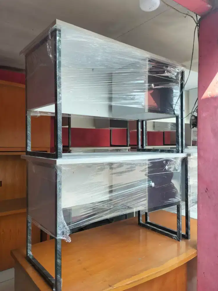 Meja kantor staf laci kaki besi