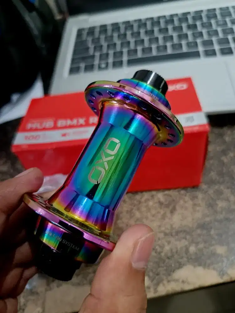 Hub & Free Hub OXO HB-120 Rainbow/Oil Slick & Blue Front & Rear