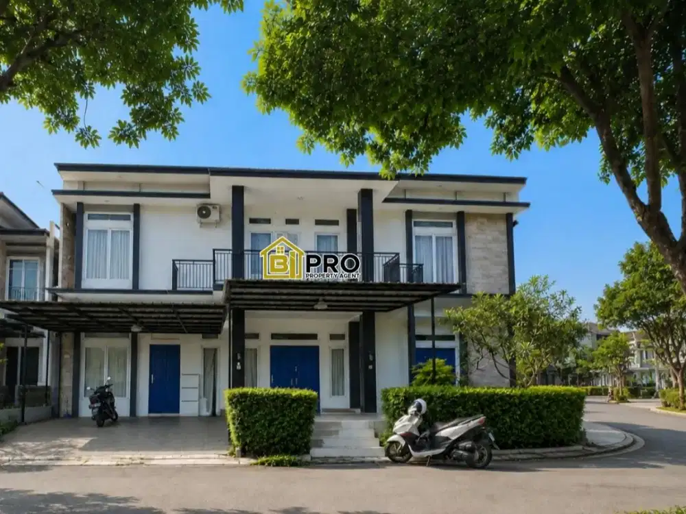 Disewakan Rumah  Modern minimalis Bagus terawat Legenda Wisata Cibubur with Swimming Pool /Kolam renang