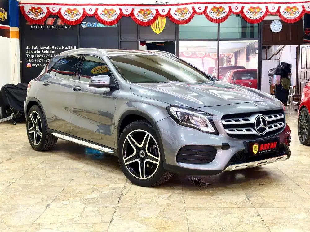 LOW KM ANTIK MERCEDES BENZ GLA200 AMG 2017 FACELIFT ABU ABU