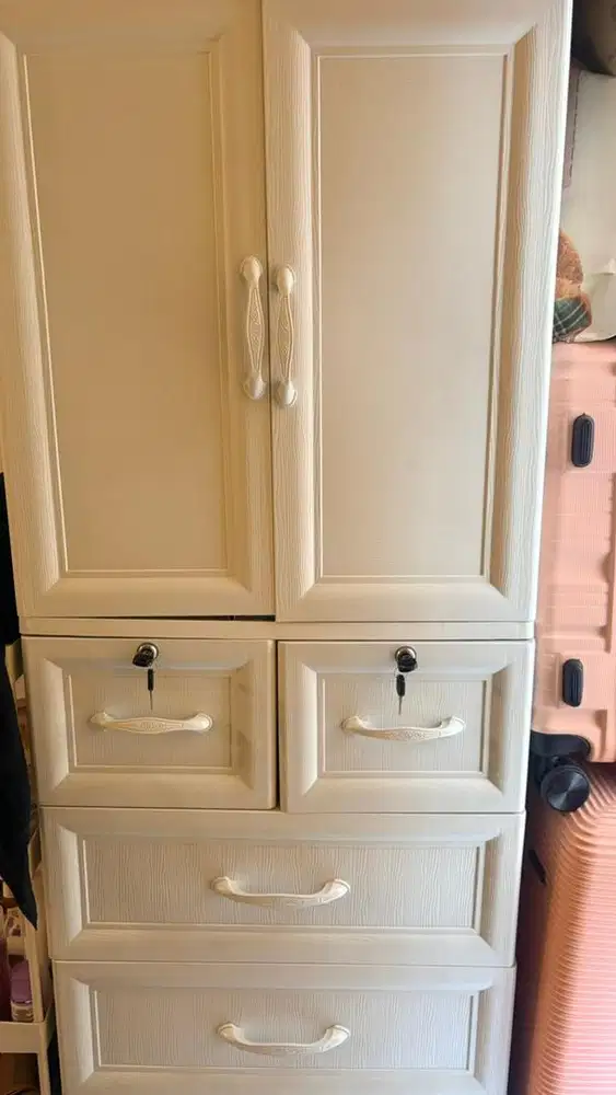 Lemari plastik 2 pintu
