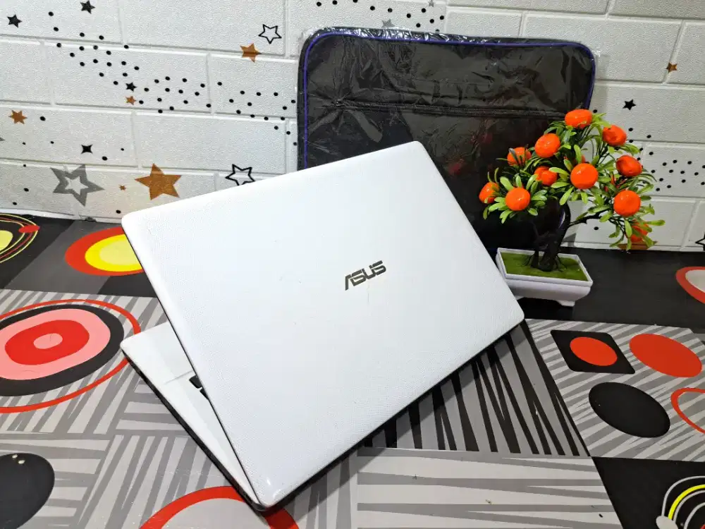 Laptop asus X450 ram 4 gb hdd 500 gb slim tinggal pake ajaJ