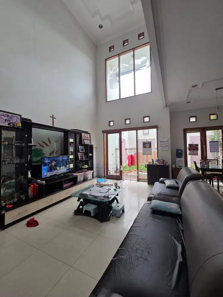 Dijual Rumah 2 Lantai di Taman Kopo Indah TKI 3