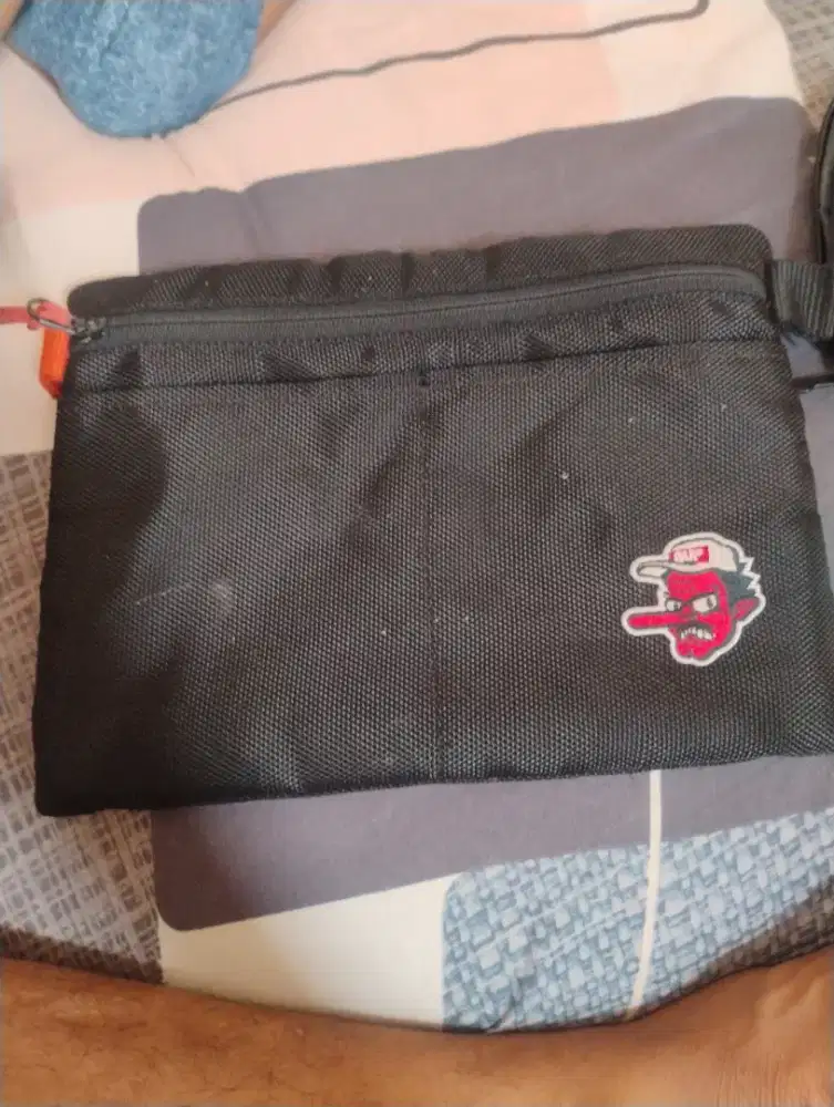 Tas Costuum langka