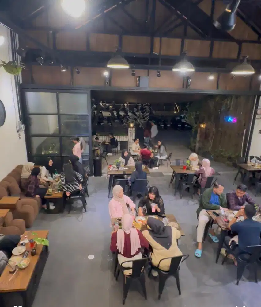 LOWONGAN CREW CAFE / KITCHEN