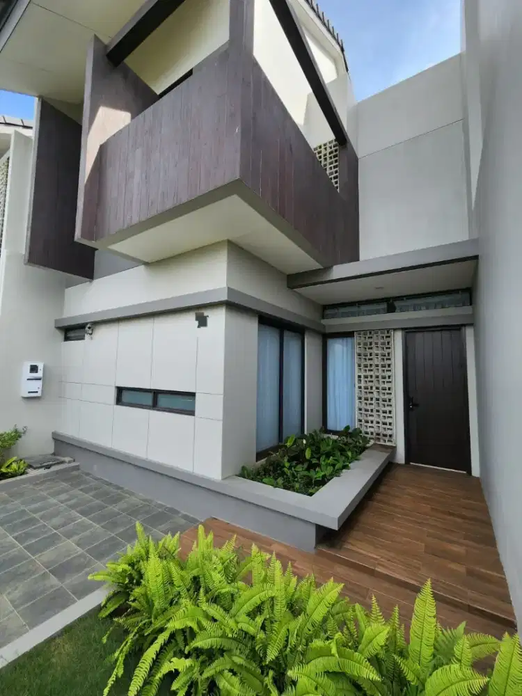 Dijual rumah cantik semi furnish di summarecon flora freya Bandung
