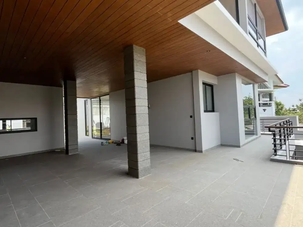 Dijual Rumah Setiabudi Regency 3 lantai