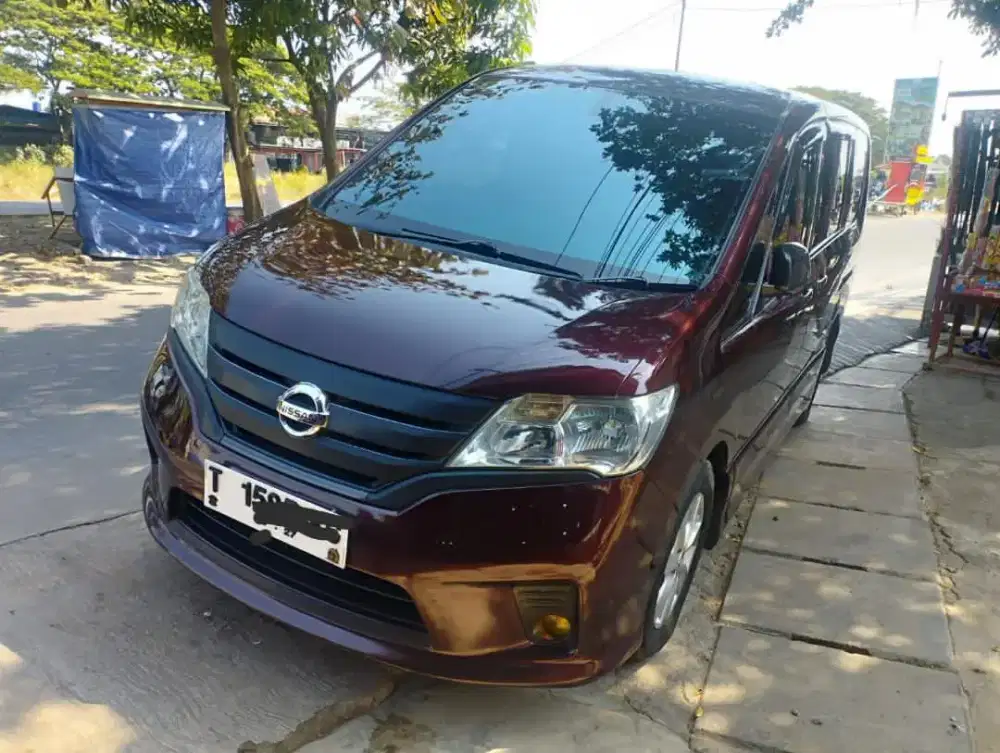 Dijual Serena Highway Star 2.0 AT