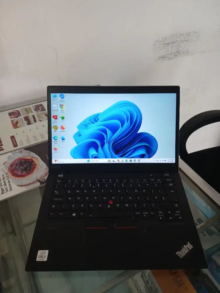 Laptop Lenovo Thinkpad X13 Core i5 Gen 10 ram16 ssd 256 Toucsreen