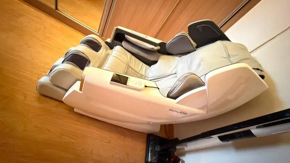 kursi pijat merek ROVOS URETA R662L