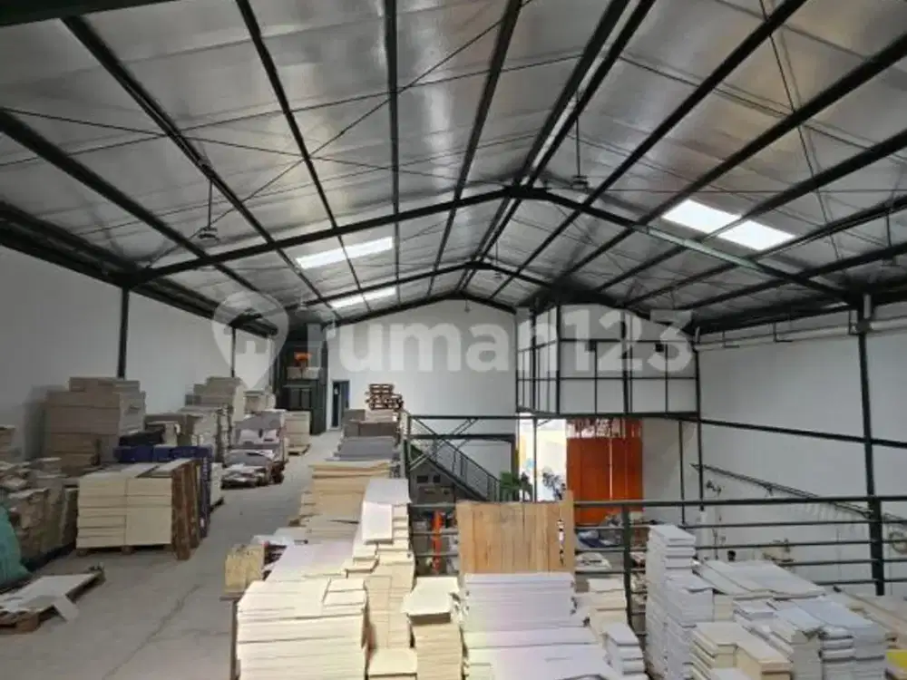 Gudang Baru Di Kapuk Luas 668 Mtr Lift Barang 3ton 4 Ruang Kantor