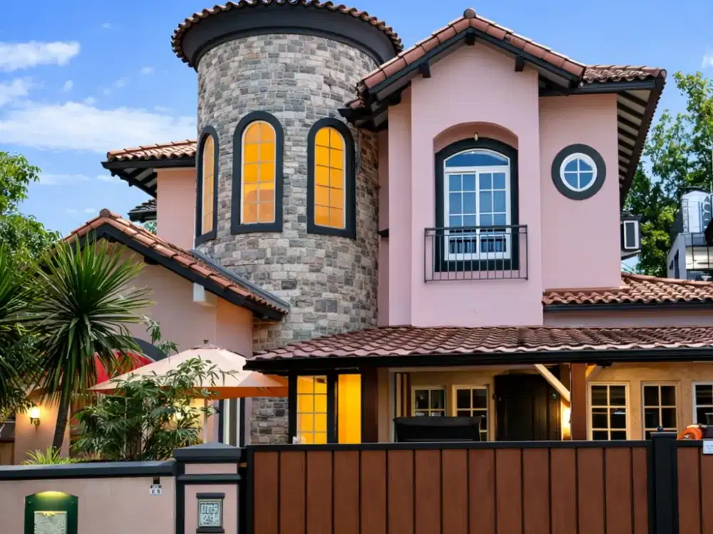 Rumah modern mediteranian murah lokasi strategis di Bintaro Jaya sektor 9 18030 AR