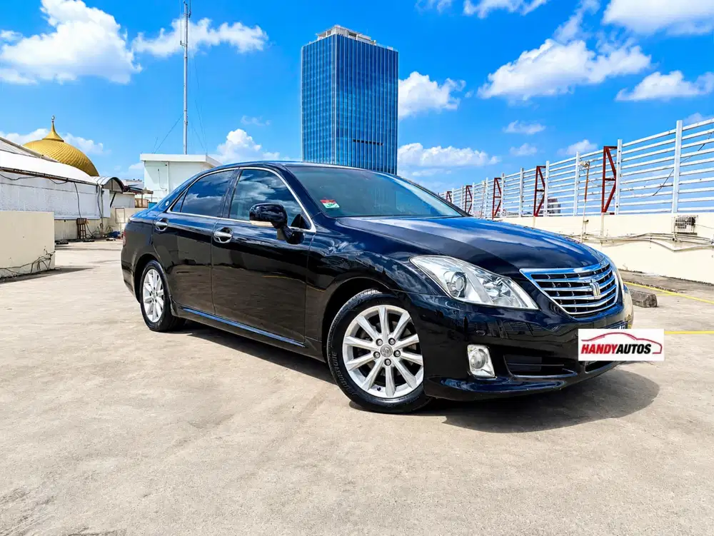 Toyota Crown 3.0 Royal Salon 2009 Automatic Hitam