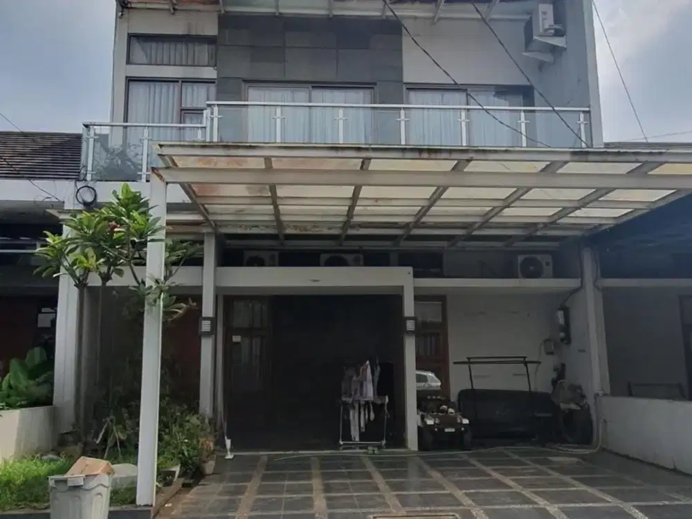 TERMURAH RUMAH MEWAH 3 LANTAI FURNISH DI KOMPLEK AKITA BOJONGSOANG BANDUNG DEKAT PODOMORO PARK STT TELKOM TOL BUAH BATU
