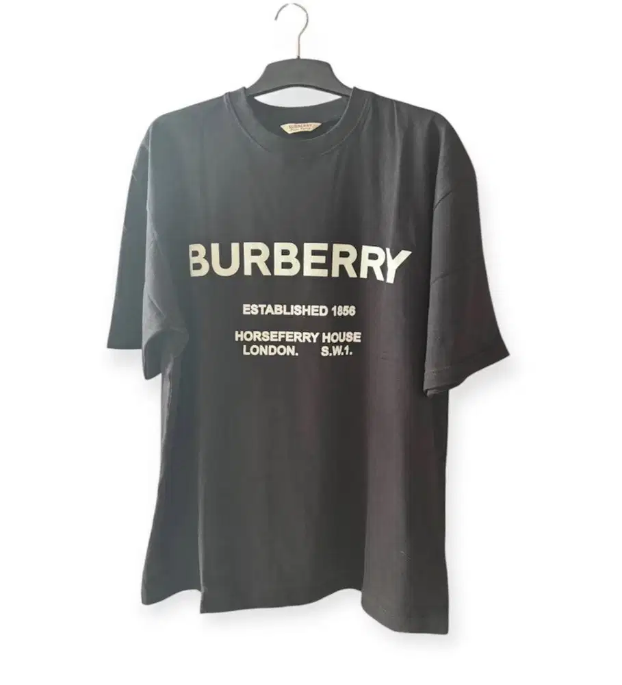 Kaos tshirt preloved bal hitam 75x61 est 1856 Burberry
