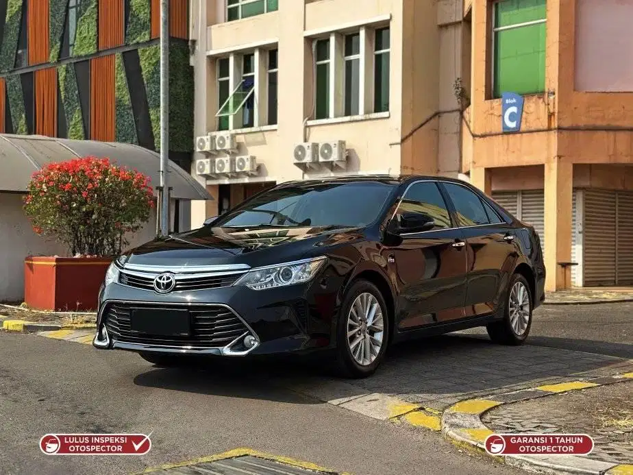 Jual Cepat Toyota Camry 2.5 V AT 2017 Hitam Km 90rb Service Record