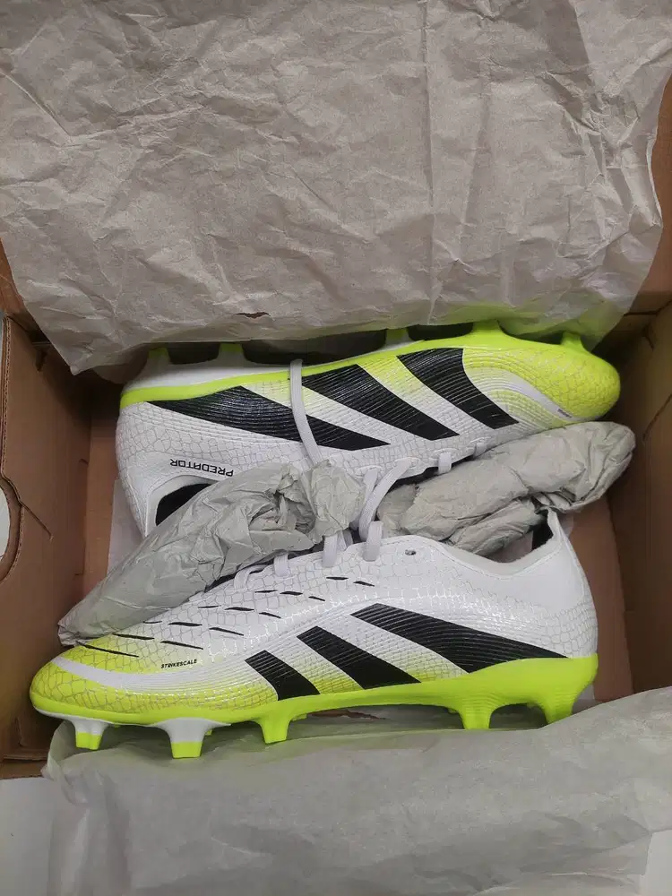 Sepatu bola adidas predator league fg/mg size 41 1/3 ori kondisi baru