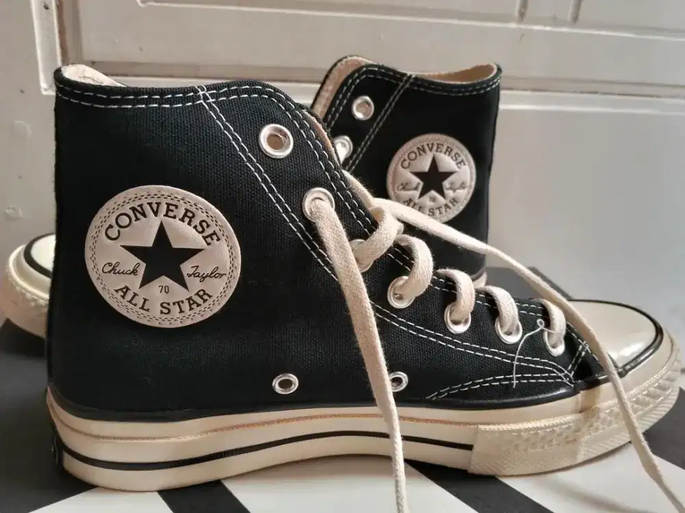 Preloved sepatu converse