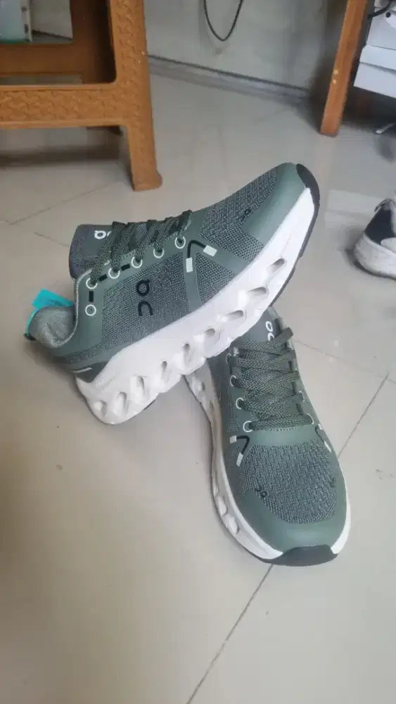 Sepatu OC (On Cloud) Hijau size 42