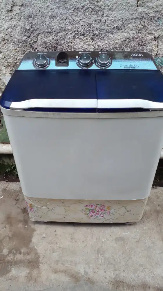 Bismillah d jual mesin cuci 2tabung merek aguua